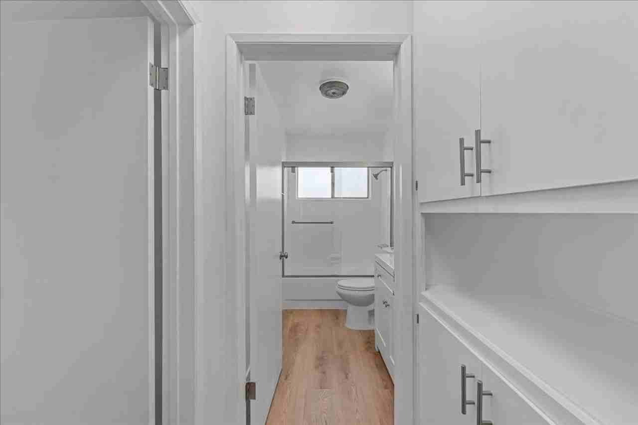 4909 Sycamore Ter #09 - Photo 5 of 15