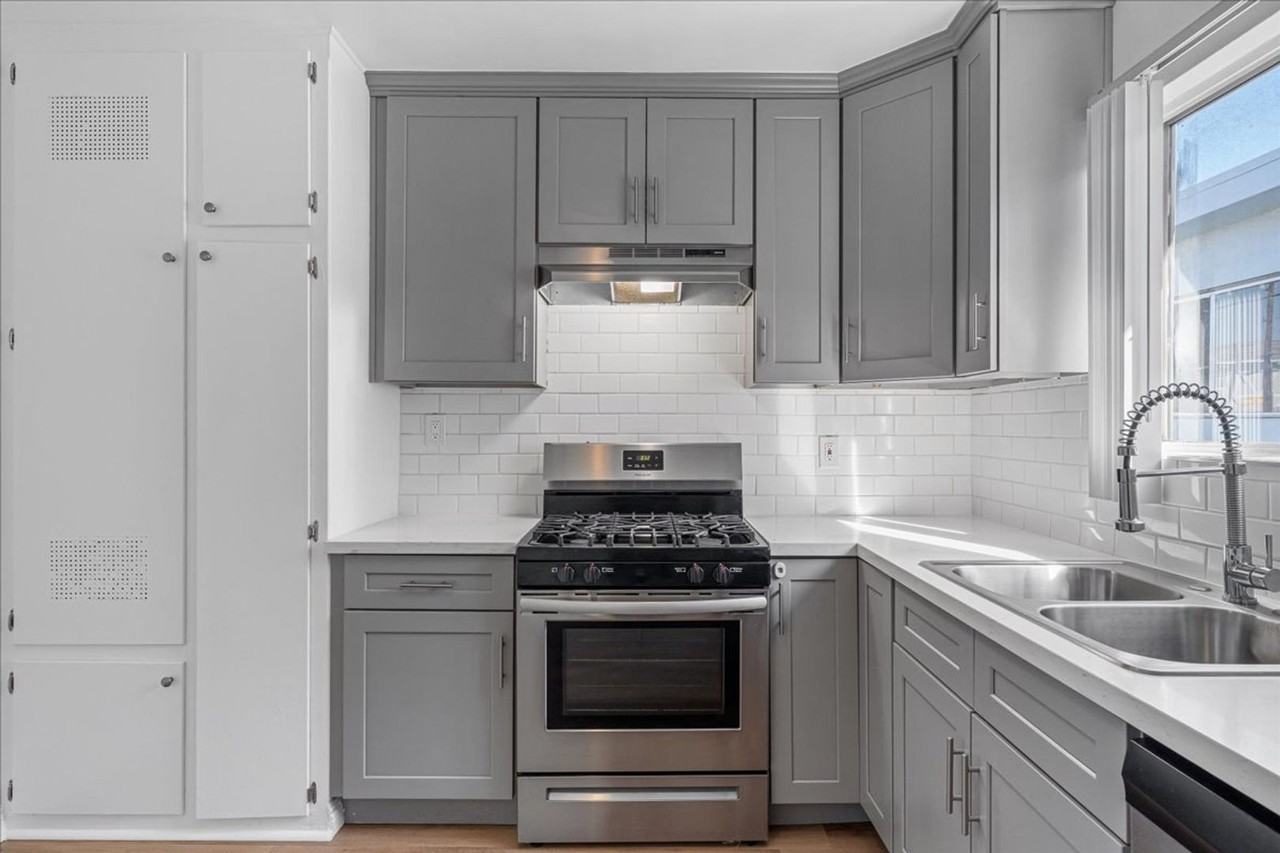 7733 Laurel Canyon Blvd #07 - Photo 4 of 18