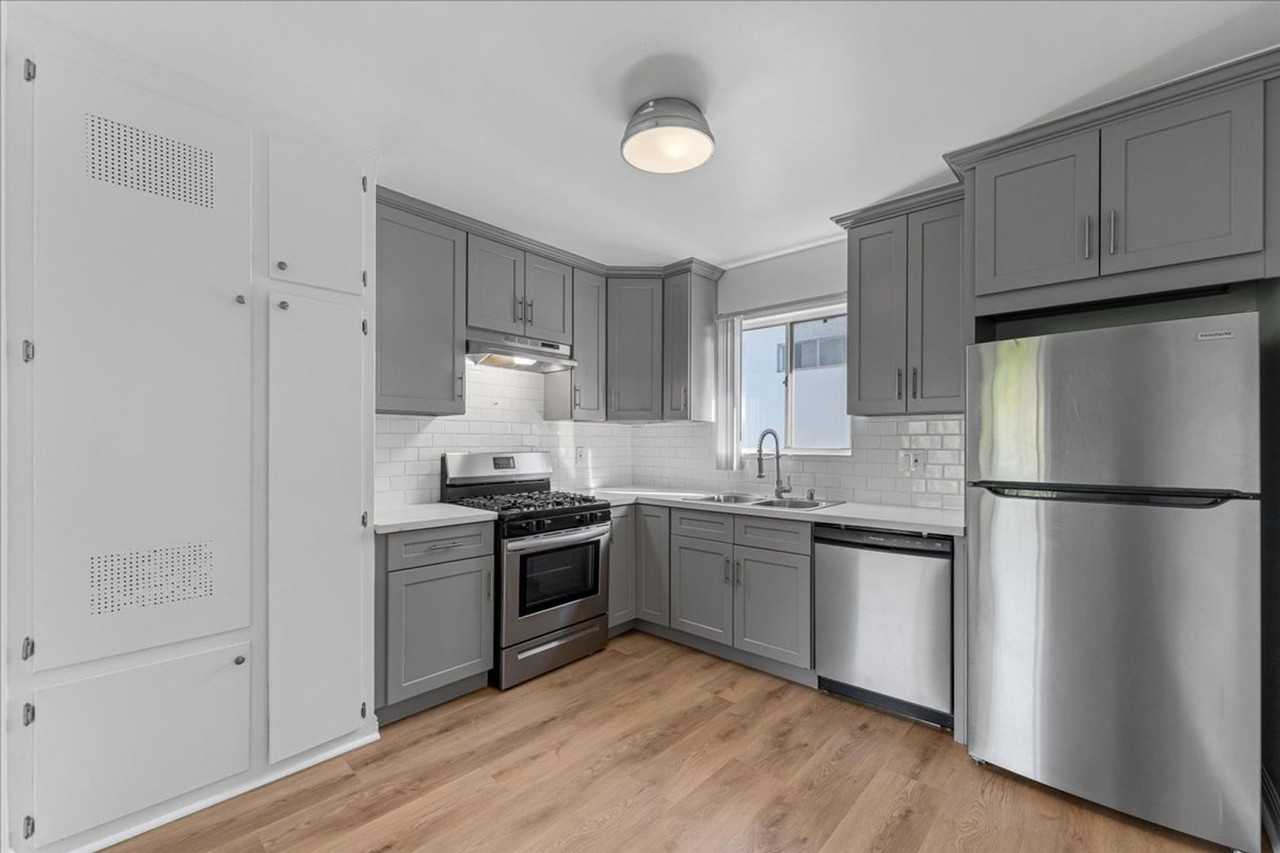 7733 Laurel Canyon Blvd #07 - Photo 5 of 18