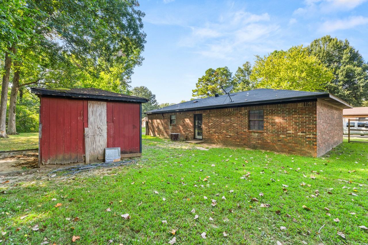160 Bray St #1 - Photo 3 of 11