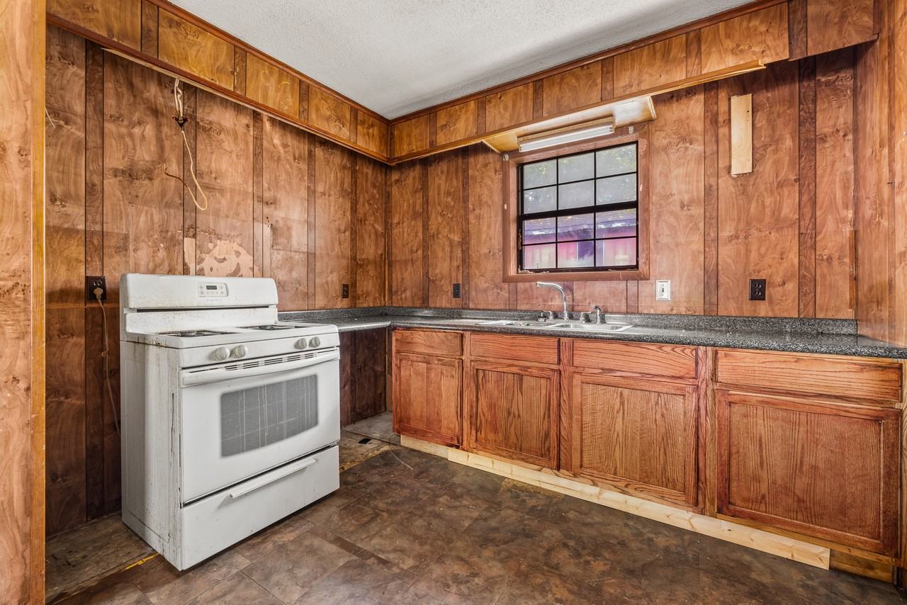 160 Bray St #1 - Photo 6 of 11