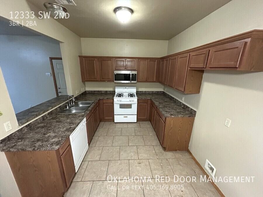 12333 Sw 2nd St - Photo 2 of 26