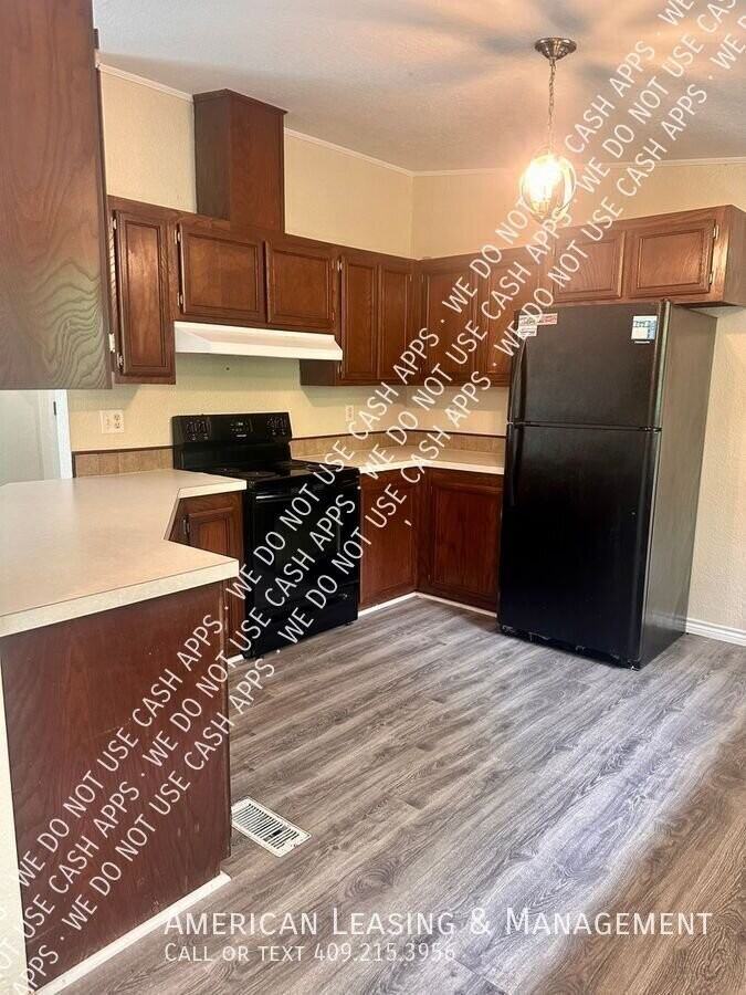 390 Cripple Creek Rd - Photo 2 of 11