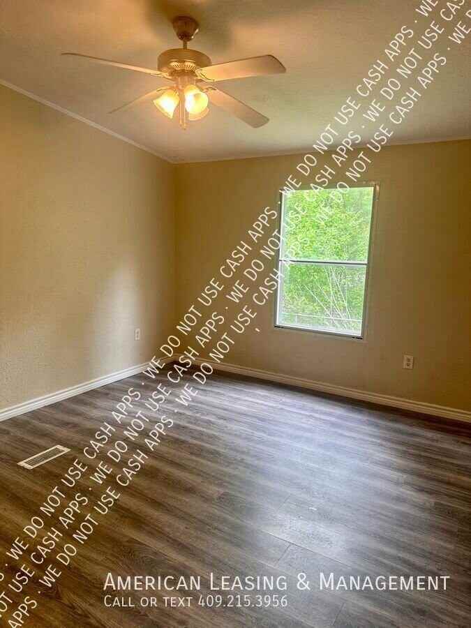 390 Cripple Creek Rd - Photo 6 of 11