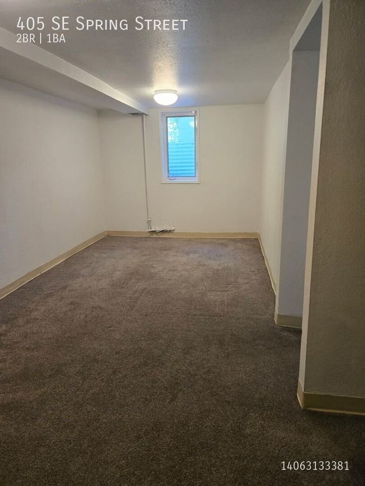 405 Se Spring St - Photo 6 of 8