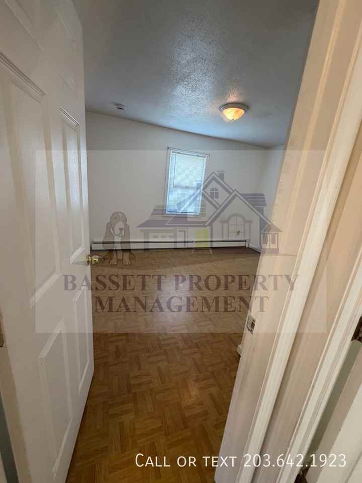 88 Carlton St - Photo 7 of 15