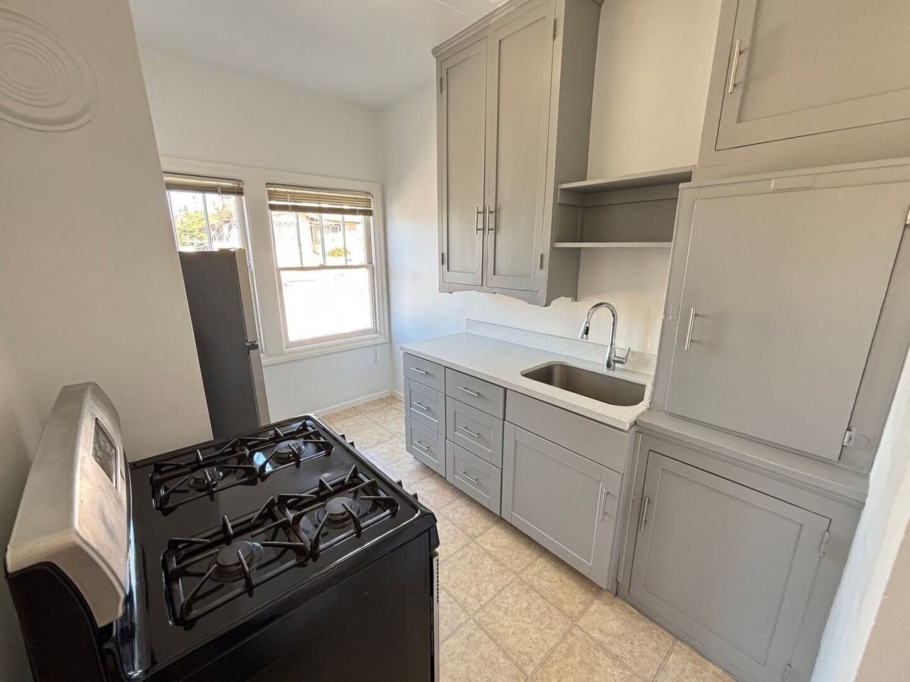 500 Zorah St #05 - Photo 5 of 20