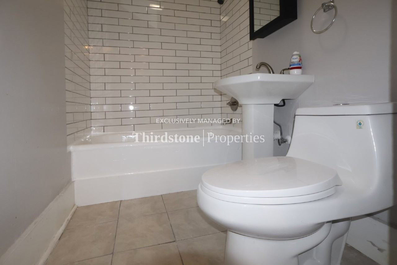 82 W 32nd St #2 - Photo 5 of 8