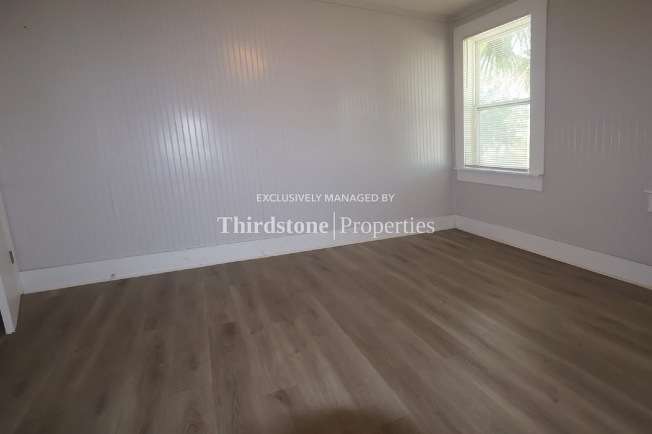 82 W 32nd St #2 - Photo 7 of 8