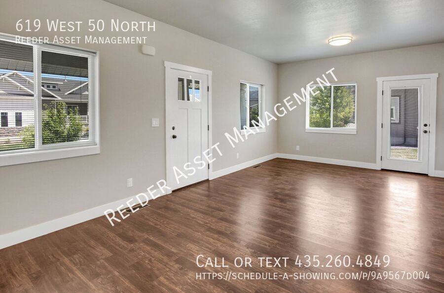 619 W 50 N - Photo 3 of 20