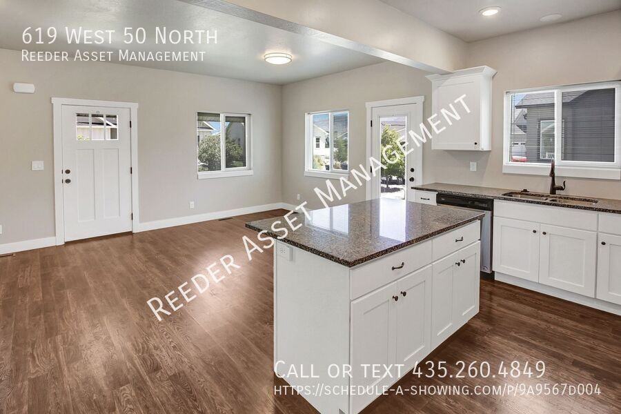 619 W 50 N - Photo 5 of 20