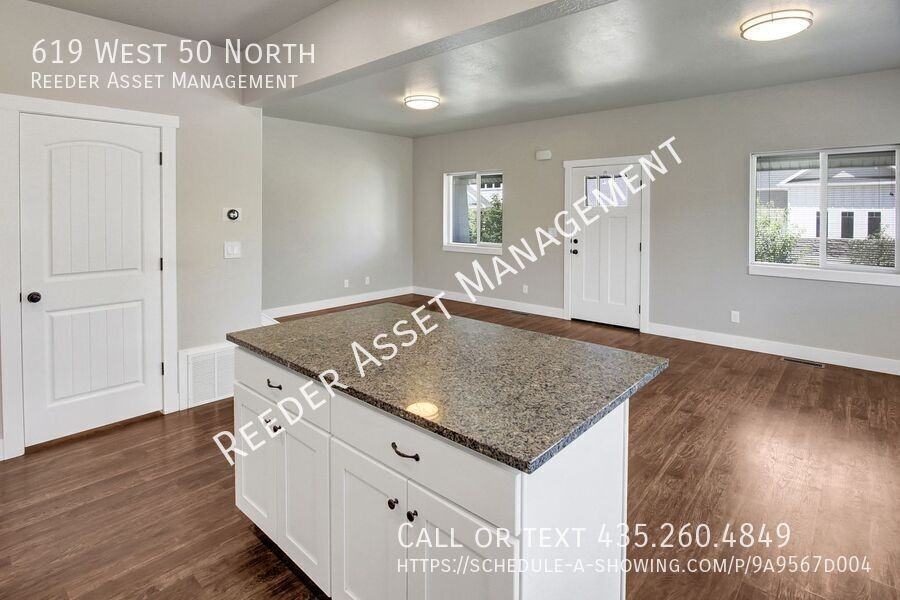 619 W 50 N - Photo 7 of 20