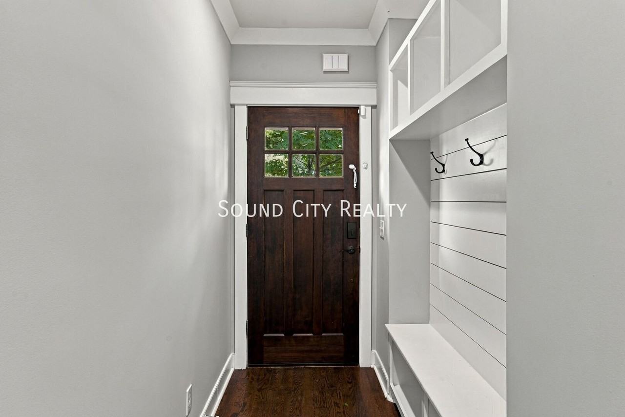 2156B Sadler Ave - Photo 4 of 39