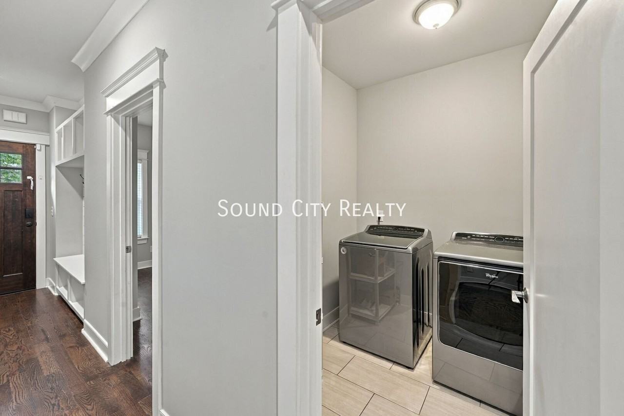 2156B Sadler Ave - Photo 5 of 39
