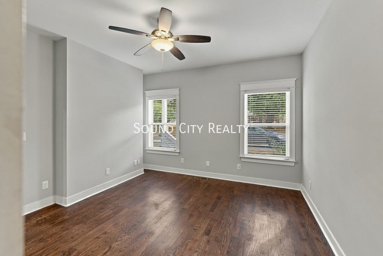 2156B Sadler Ave - Photo 6 of 39