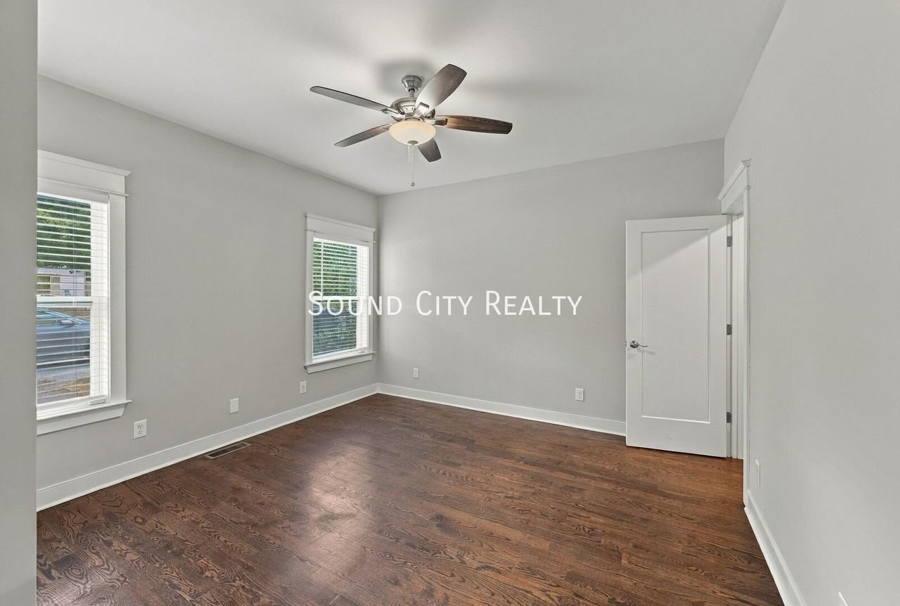 2156B Sadler Ave - Photo 7 of 39