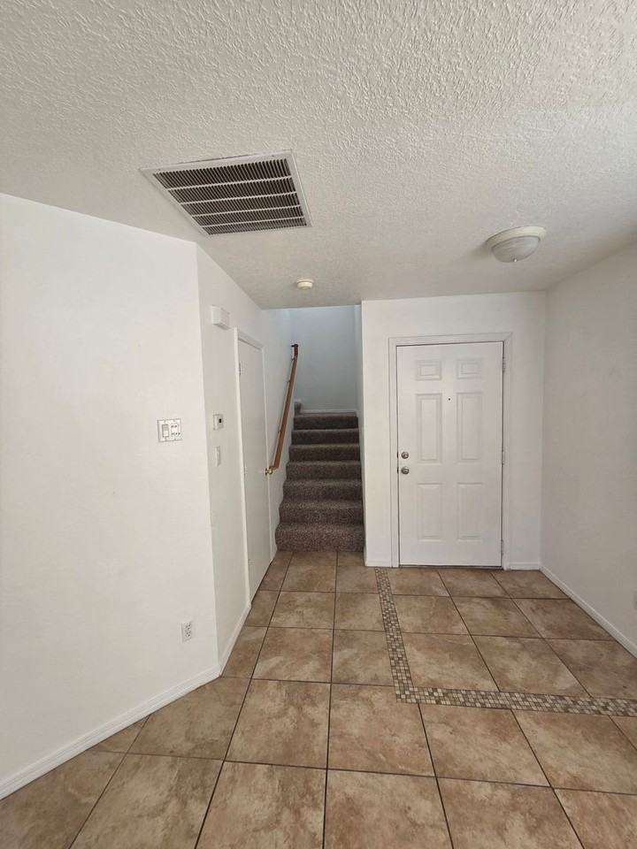 3258 Moab Ln Ne - Photo 5 of 14
