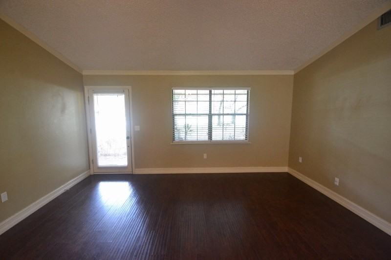 2333 Broadway St - Photo 2 of 6