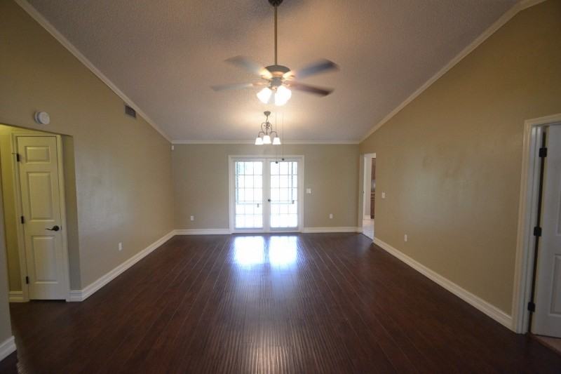 2333 Broadway St - Photo 3 of 6