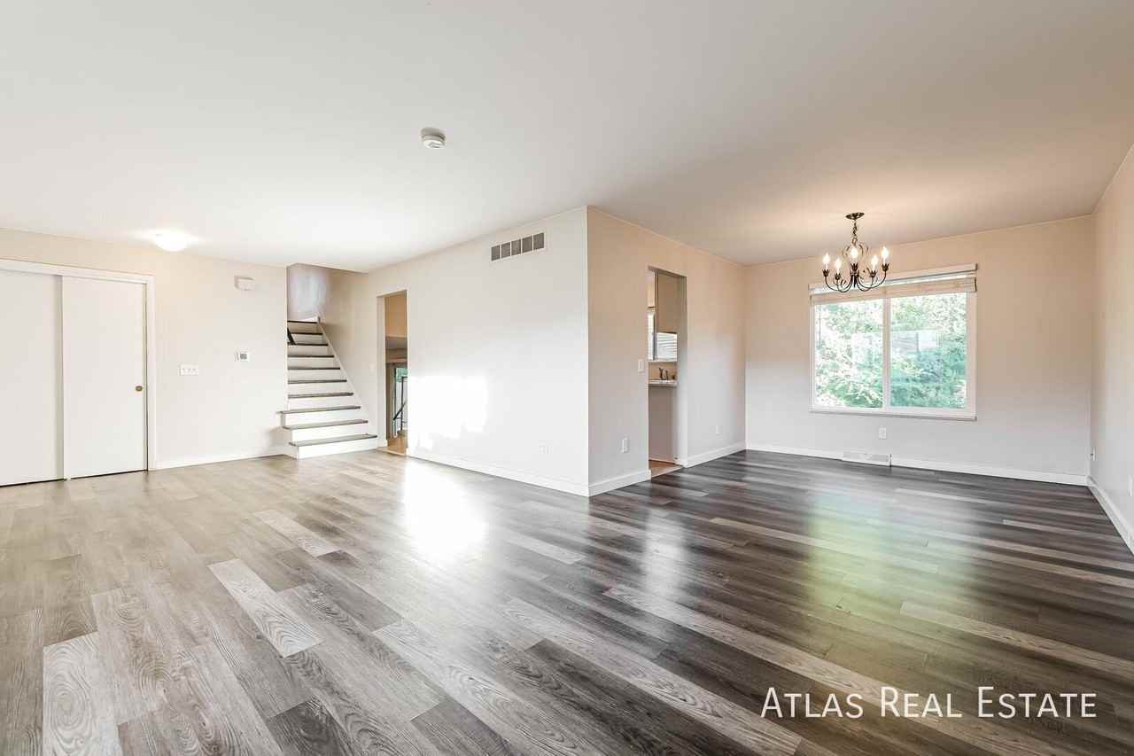 8239 Quay Dr - Photo 4 of 45