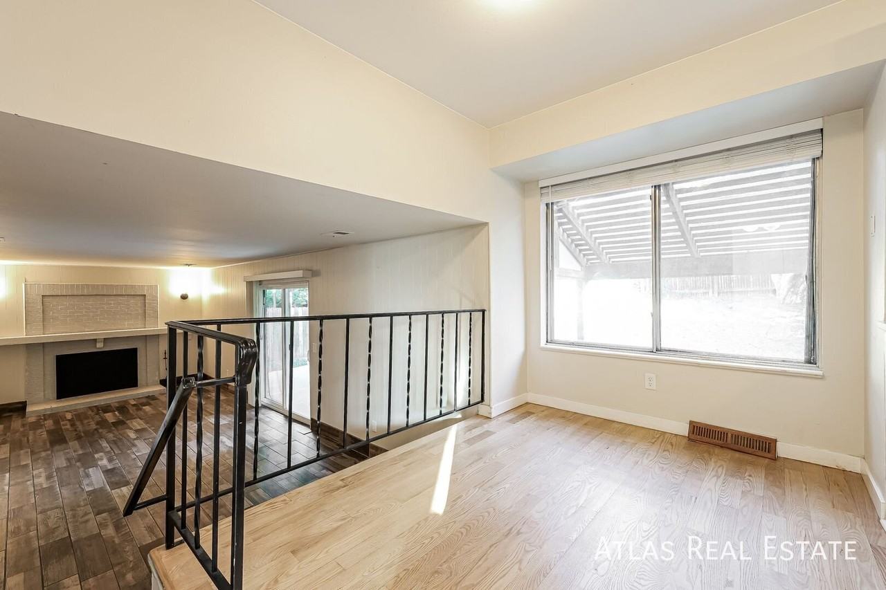 8239 Quay Dr - Photo 6 of 45
