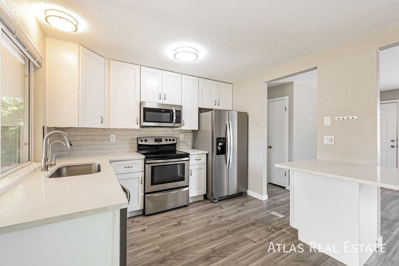 16307 E Brunswick Pl - Photo 3 of 33