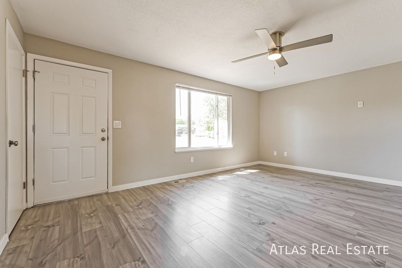 16307 E Brunswick Pl - Photo 6 of 33