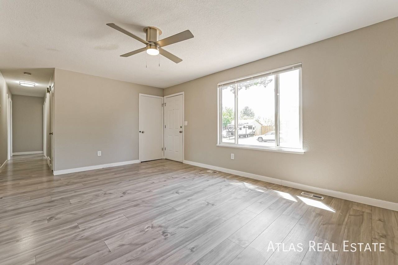 16307 E Brunswick Pl - Photo 7 of 33