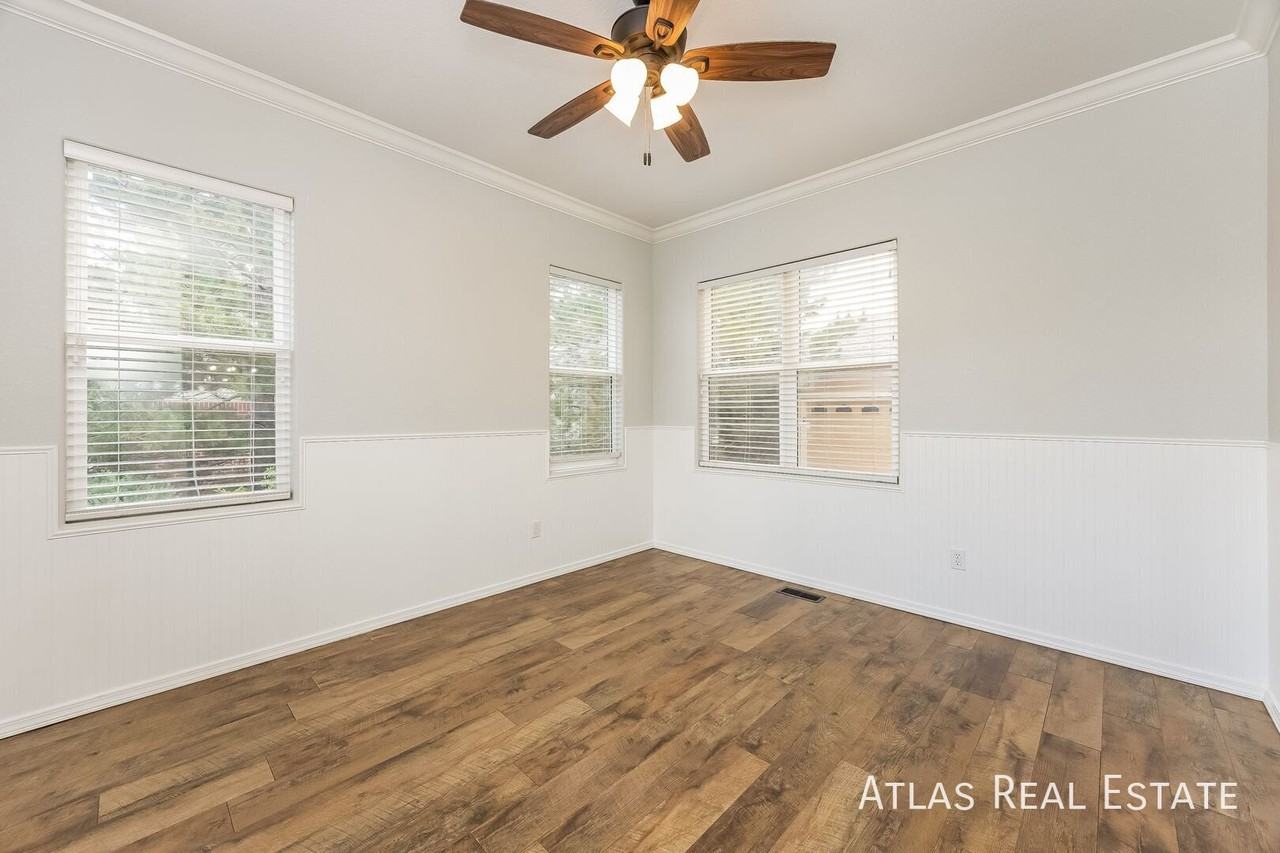 12215 Point Reyes Dr - Photo 5 of 34