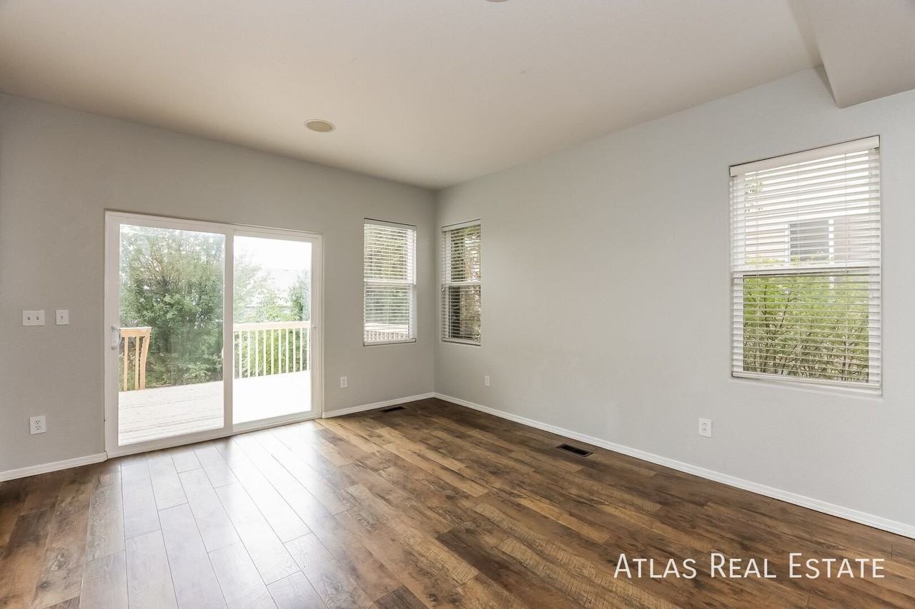 12215 Point Reyes Dr - Photo 7 of 34
