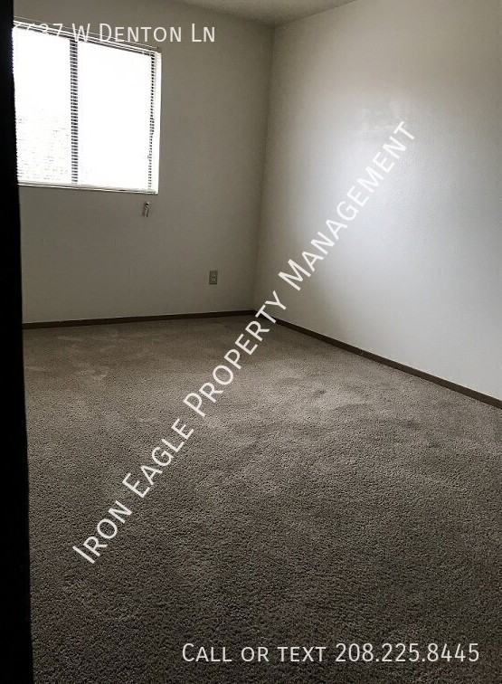 6637 W Denton Ln - Photo 7 of 11