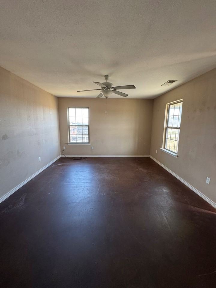 5580 Sycamore St - Photo 2 of 8
