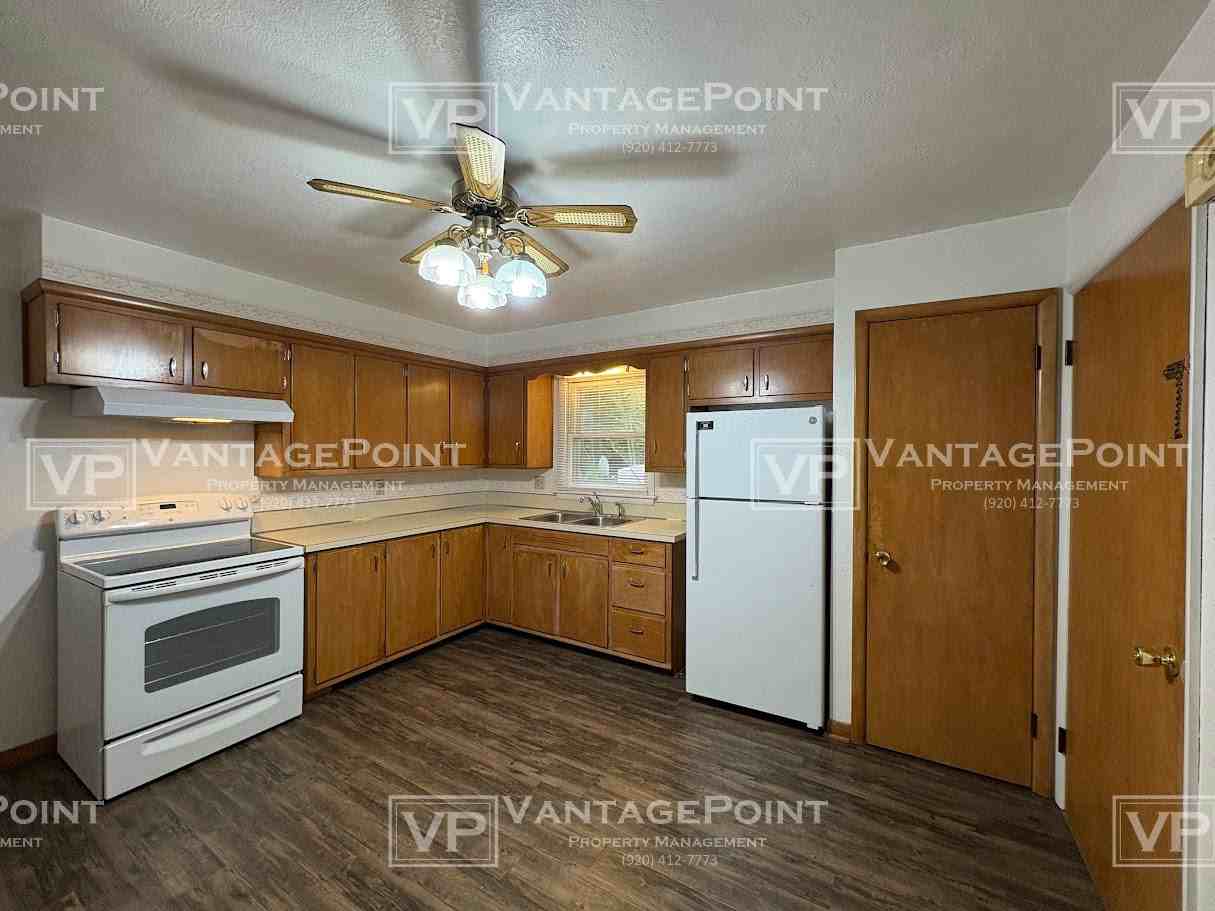 781 Thompson St #3 - Photo 2 of 20