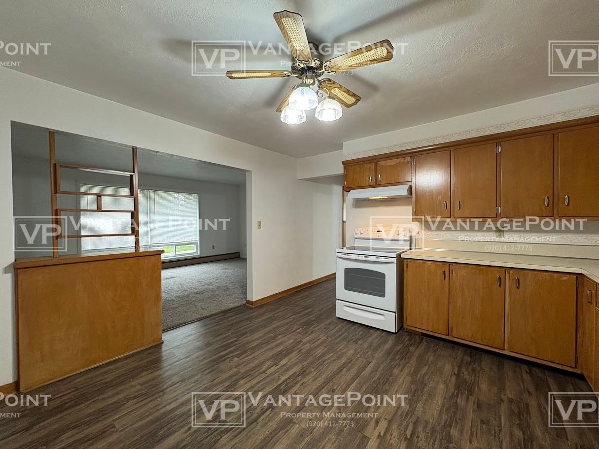 781 Thompson St #3 - Photo 3 of 20