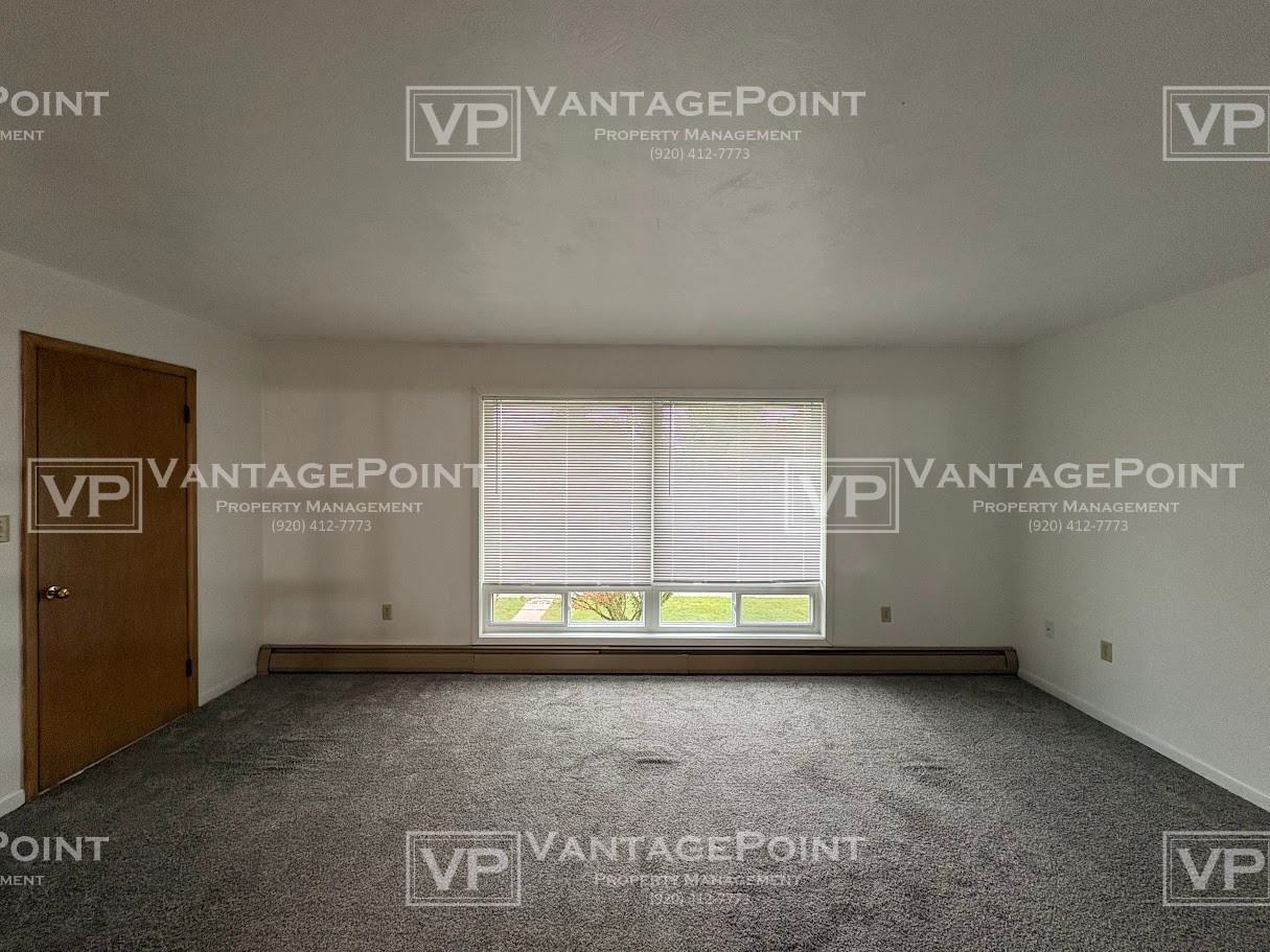 781 Thompson St #3 - Photo 6 of 20