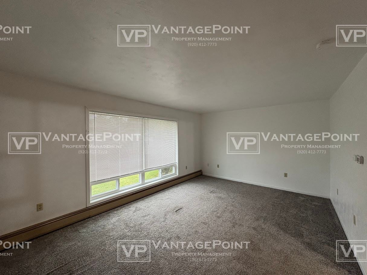781 Thompson St #3 - Photo 7 of 20