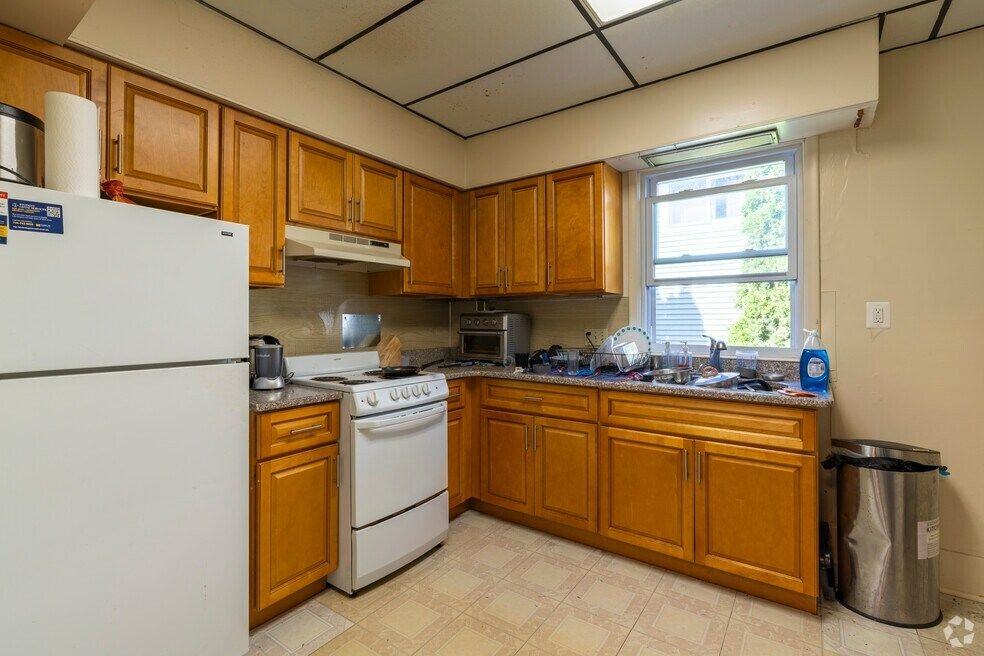 804 Mckinley Ave - Photo 2 of 7