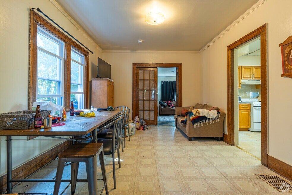 804 Mckinley Ave - Photo 6 of 7