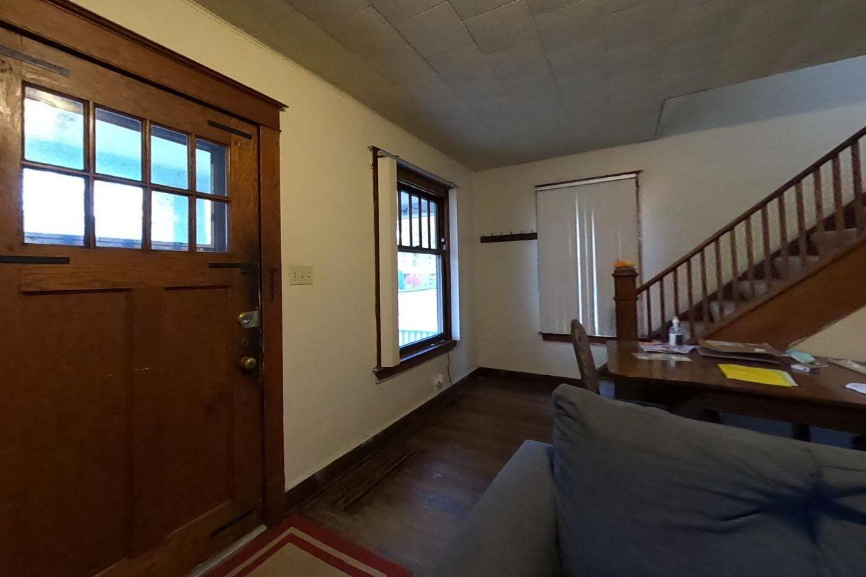 922 Dewey Ave - Photo 2 of 6