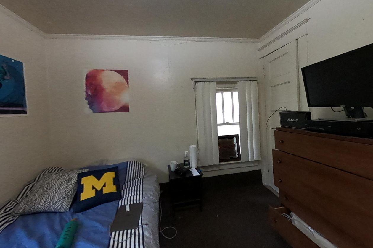 922 Dewey Ave - Photo 5 of 6