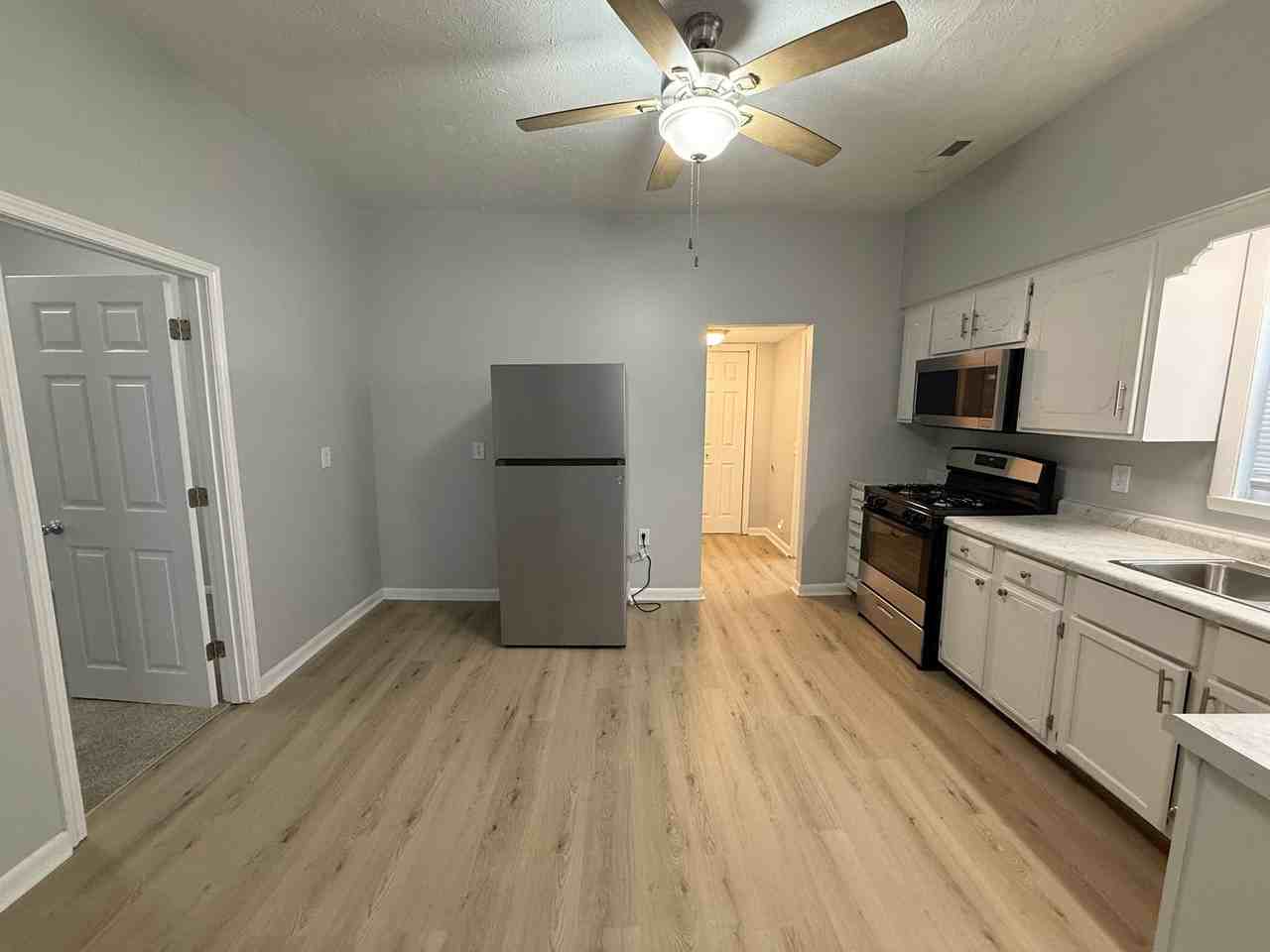 1316 Avenue H - Photo 5 of 10