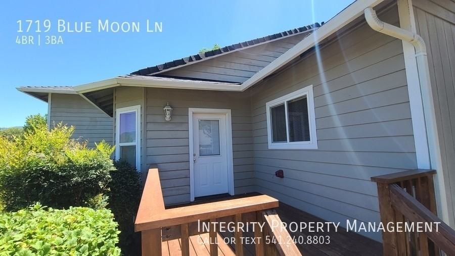 1719 Blue Moon Ln - Photo 3 of 29