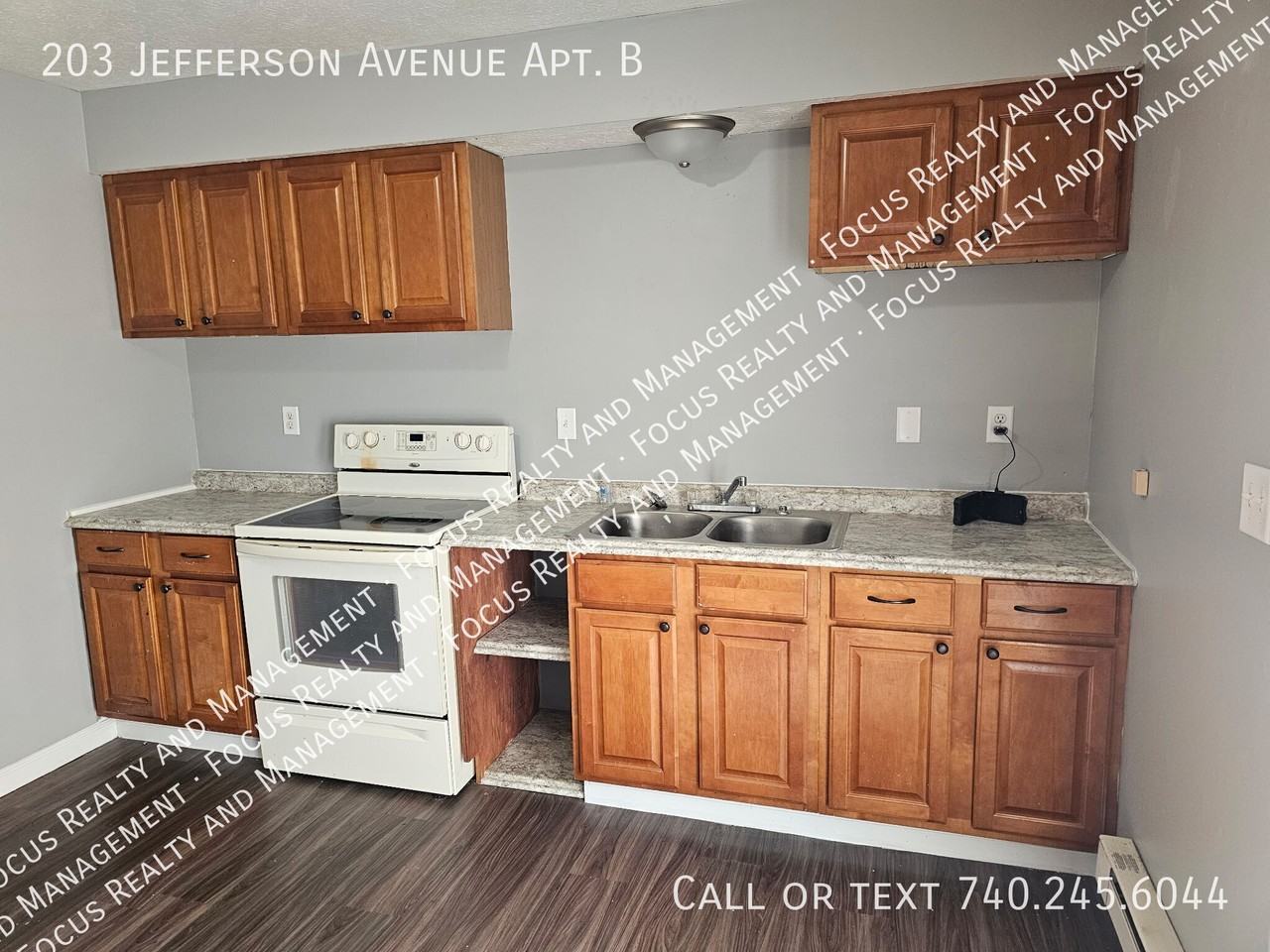 203 Jefferson Ave Apt B - Photo 2 of 7