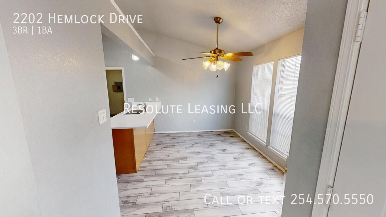2202 Hemlock Dr - Photo 7 of 23