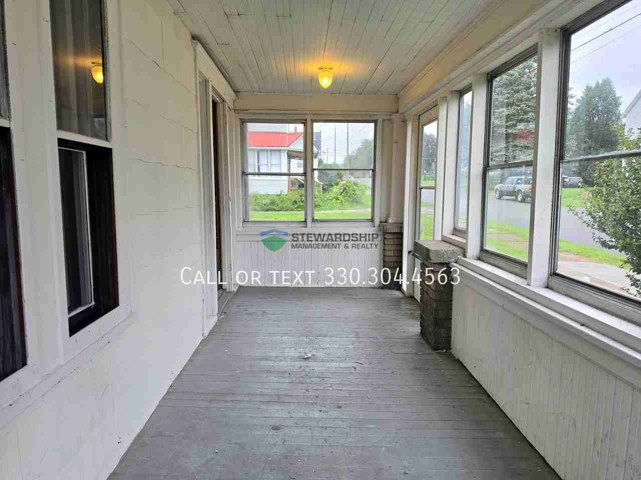 1036 Oak Ave - Photo 7 of 41