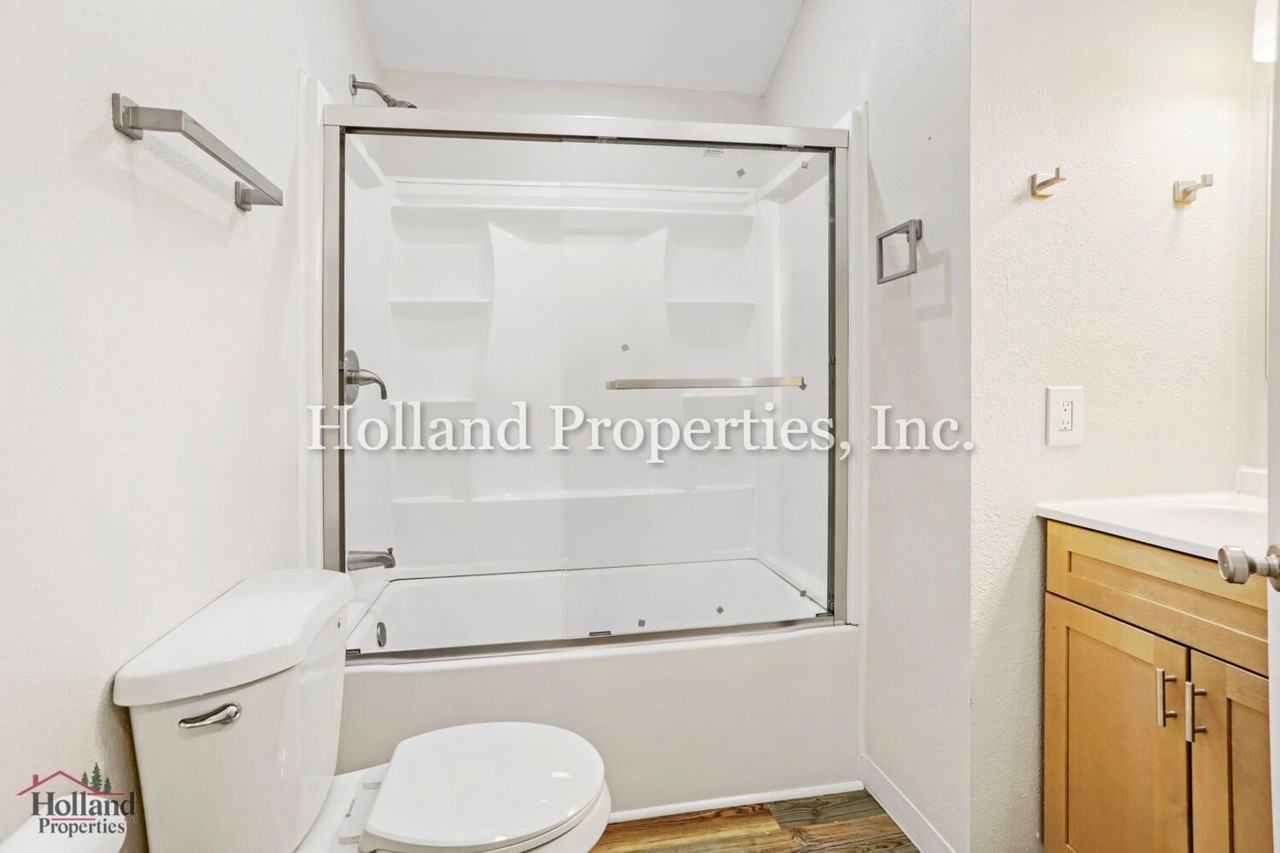 18030 Sw Johnson St - Photo 7 of 18