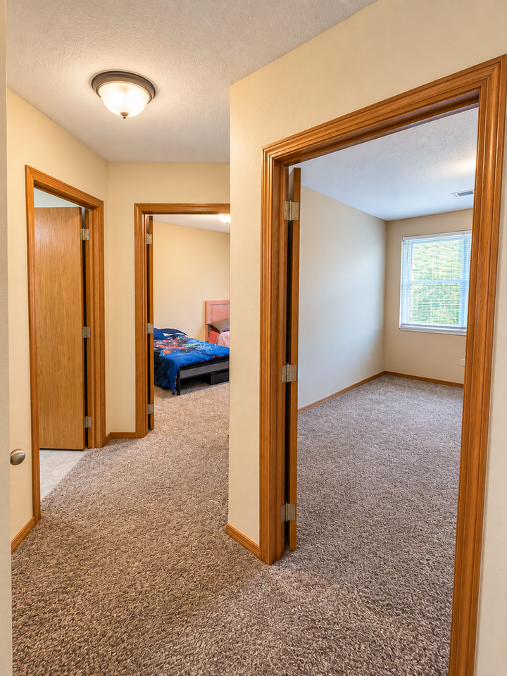 1150 Country Club Ln - Photo 4 of 21