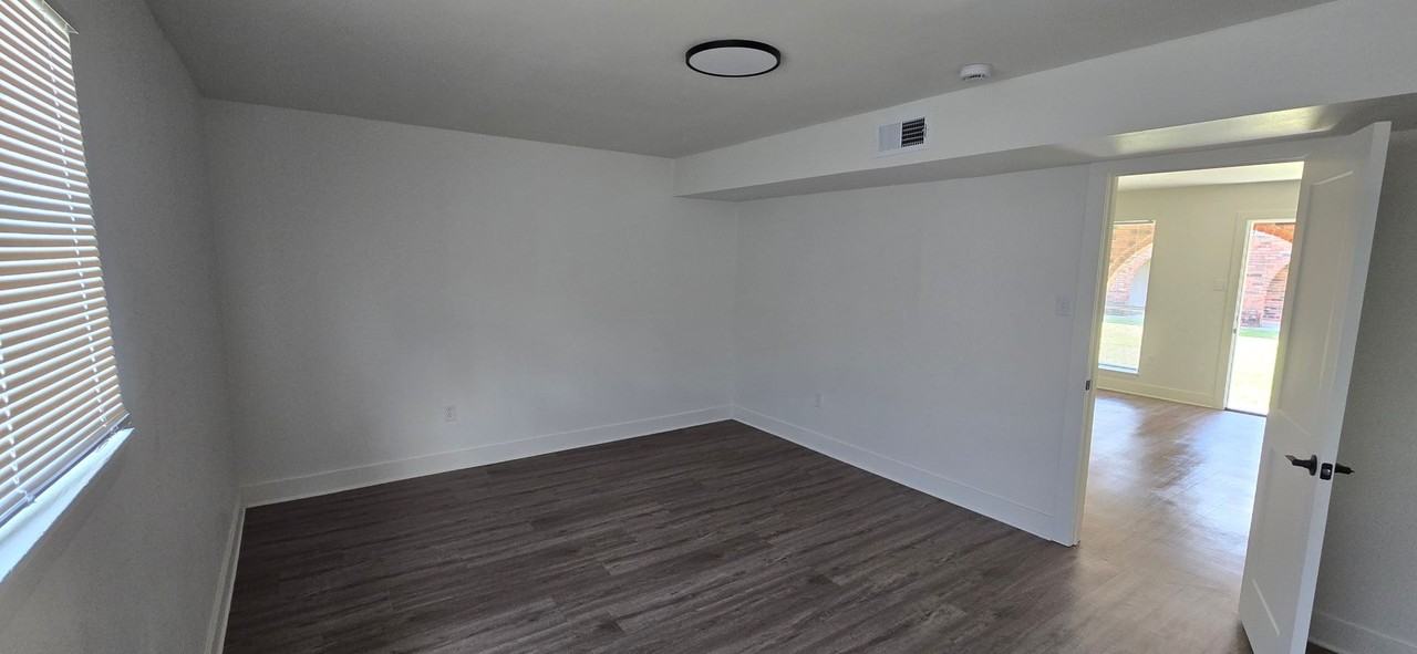 Cherry Creek Apartments - Photo 6 of 7