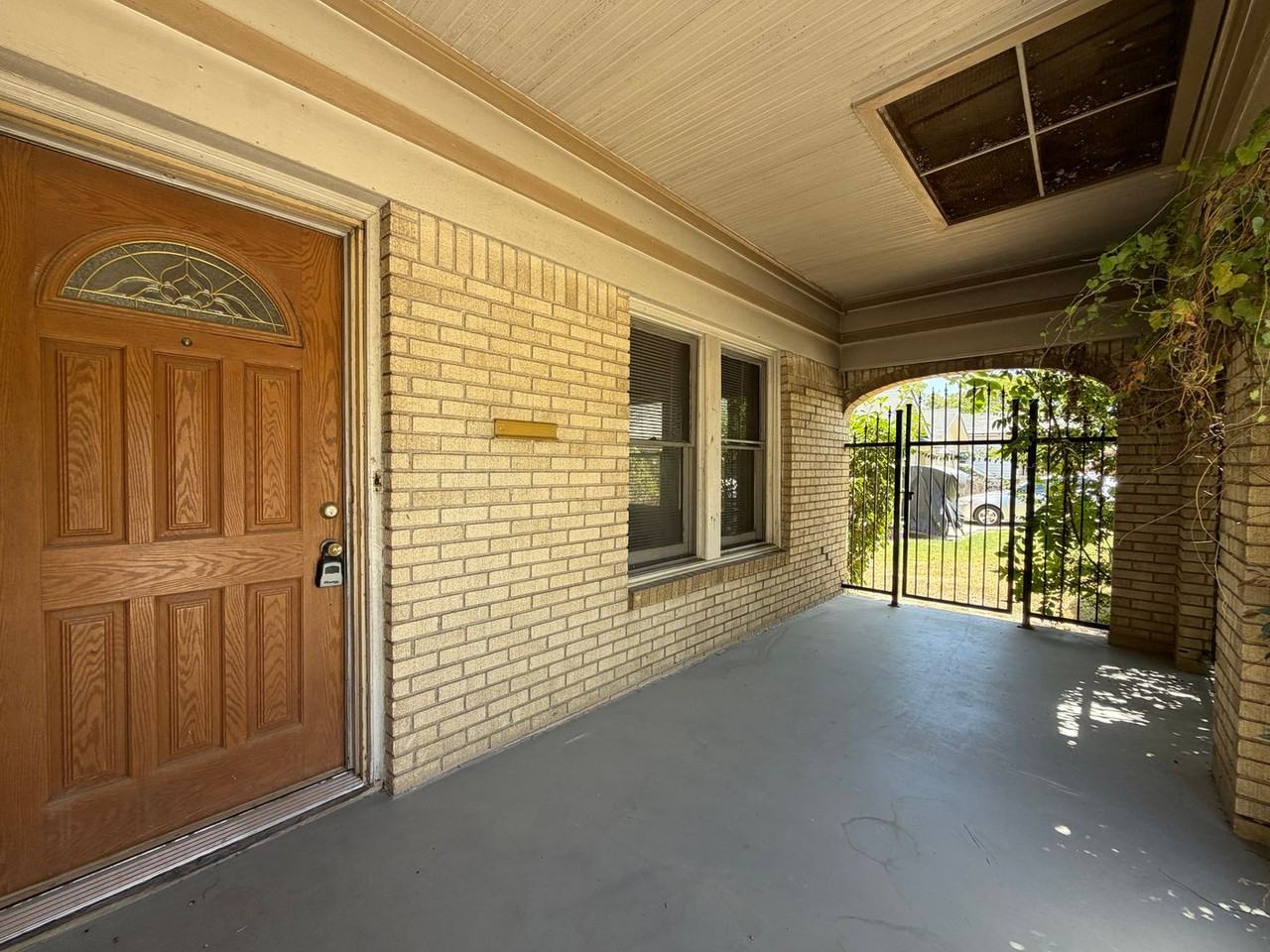 943 E Powell Ave - Photo 3 of 25