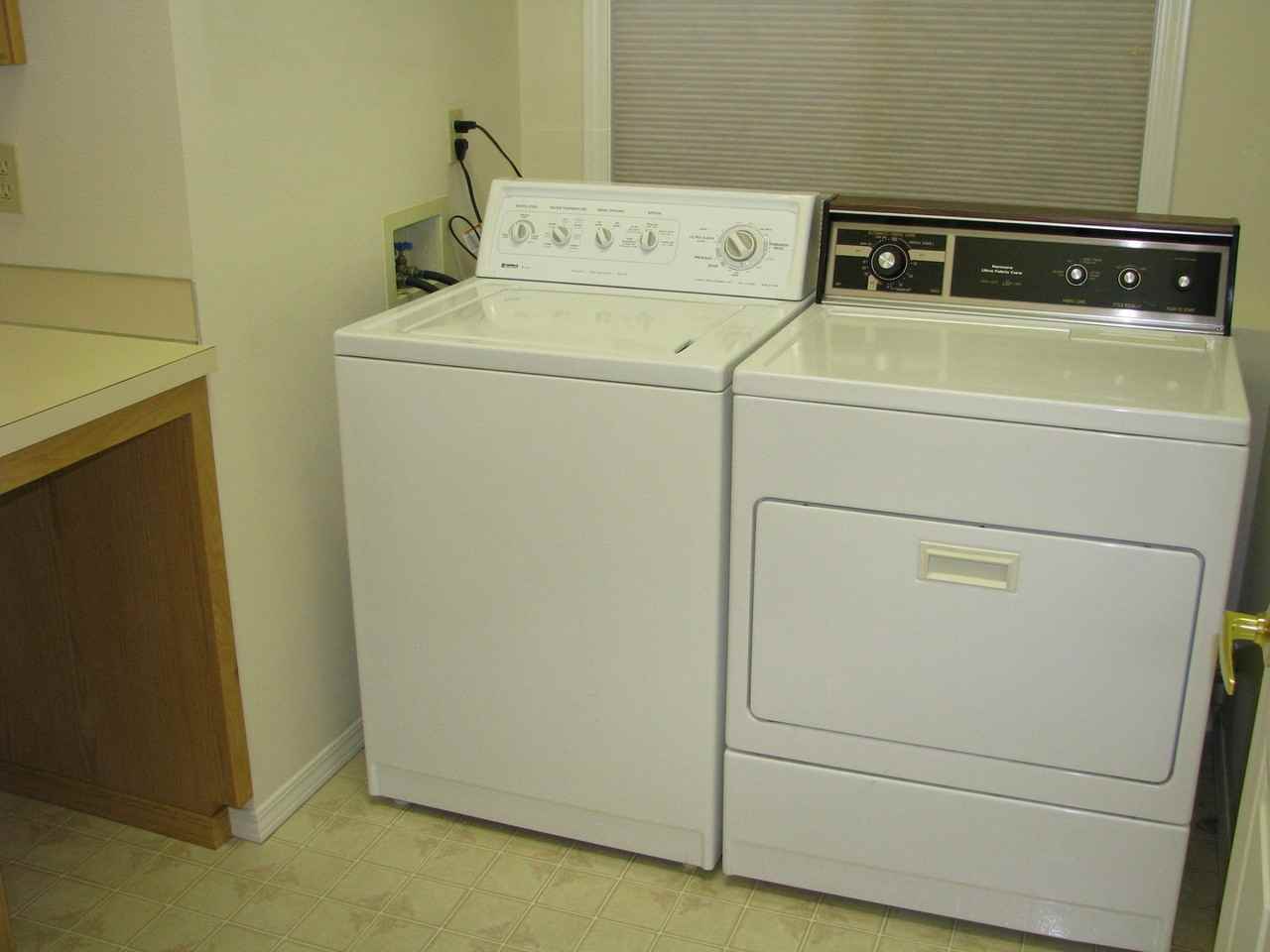 1741 Sunburst Ter Nw - Photo 3 of 20